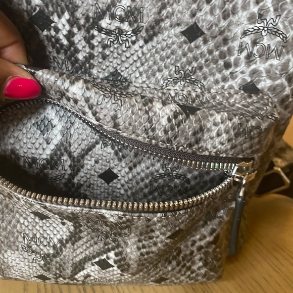 ❤️ Authentic MCM Python Leather Book bag - Picture 6 of 10